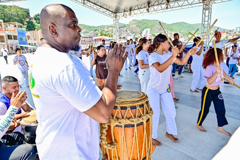 O evento Esporte por Vitória, na nova orla da Grande São Pedro, atraiu aproximadamente 500 participantes