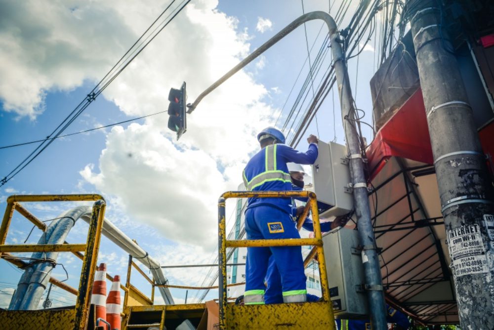 Semáforos de Vitória utilizam Inteligência Artificial para ajustes adaptativos locais