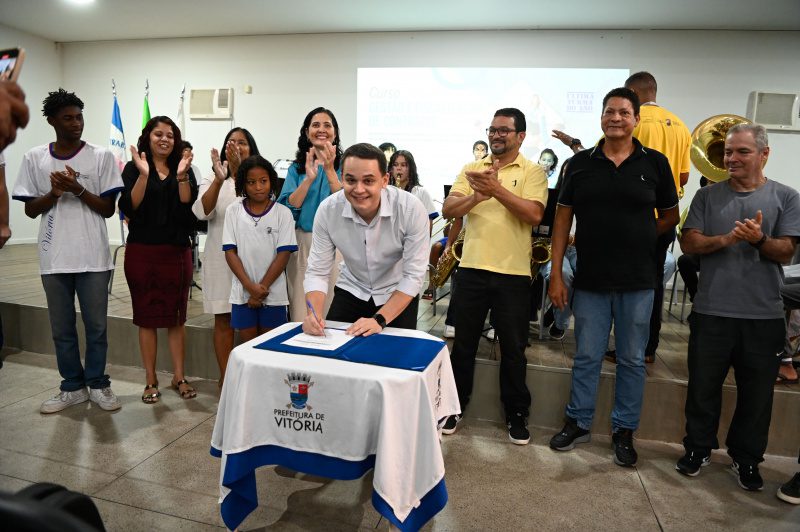 A escola EMEF Heloisa Abreu Judice de Mattos, situada em Inhanguetá, ganhará ginásio e quadra reformados