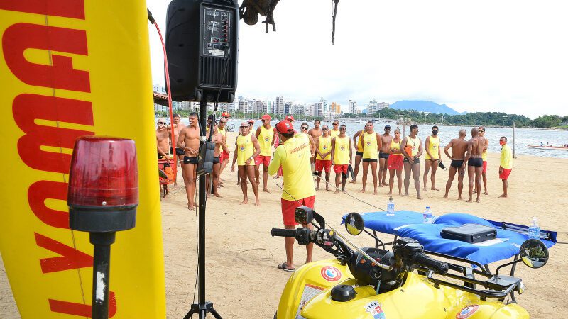 4ª edição do SALVAVIX: teste de habilidades esportivas para guarda-vidas na Curva da Jurema