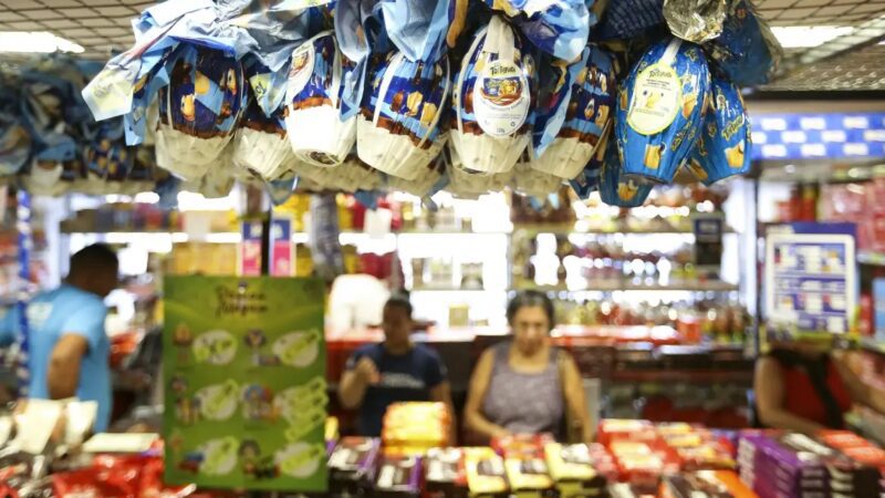 Páscoa de 2025 com ovos menores, chocolate mais caro e alternativas de biscoito