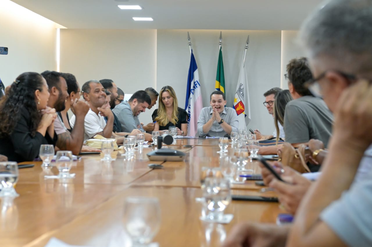 Pazolini dialoga e promove alinhamento com secretários municipais e líderes comunitários na PMV