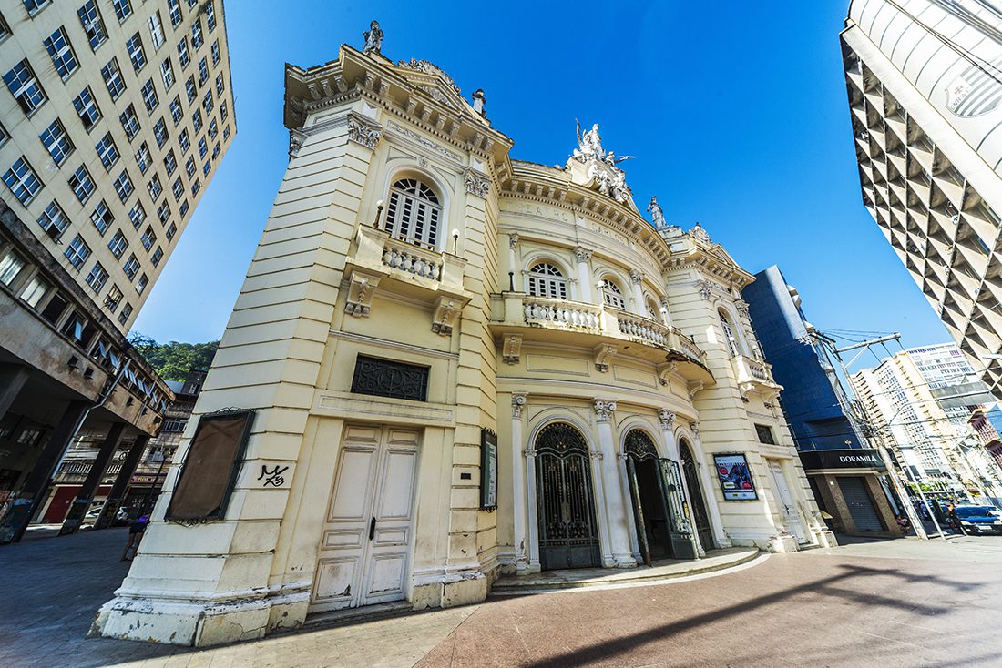 Após 8 anos fechado, Teatro Carlos Gomes reabre ao público em dezembro